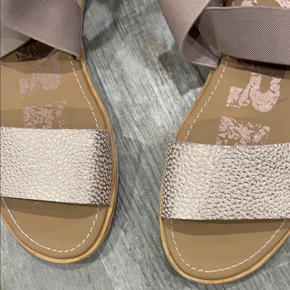 Sorel Blush and Tan Sandals size 9 says 10 fits like a 9 narrow - Picture 4 of 7